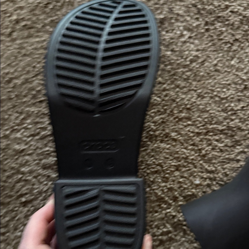 Crocs Black Comfort Slides - Picture 4 of 7